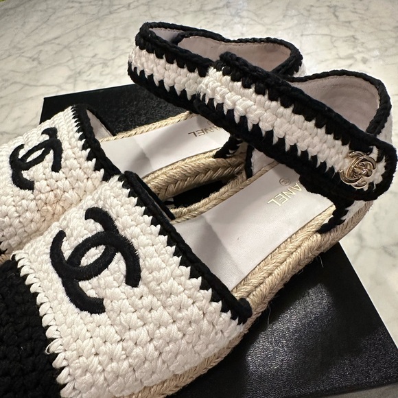 Braided Knit Cap Toe CC Ankle Strap Espadrilles 38 White Black - Picture 3 of 4
